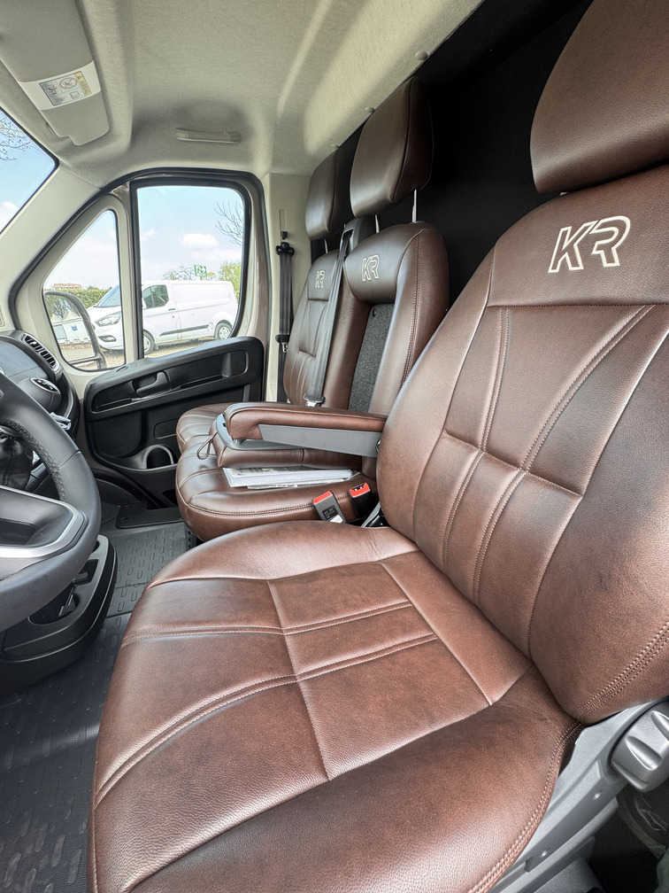 KRISMAR Opel Movano - noleggio e vendita camion per trasporto cavalli