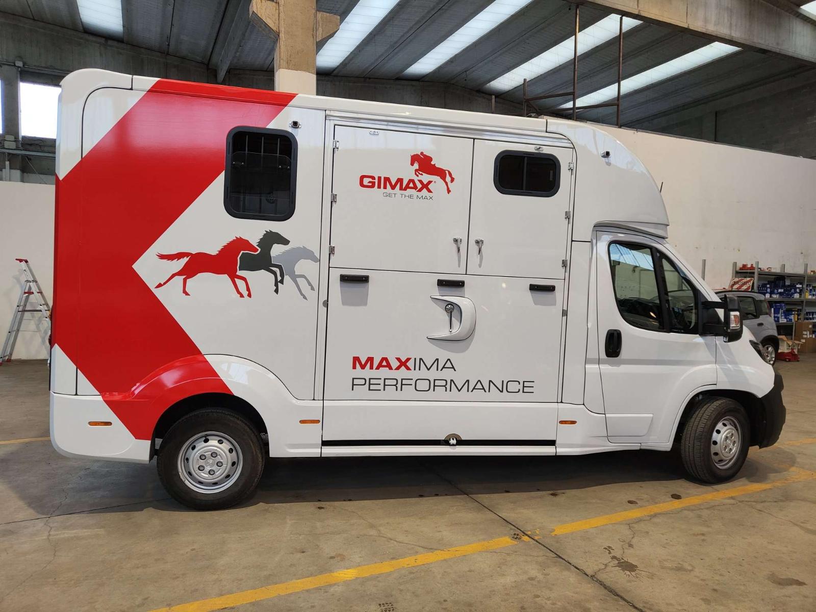 Peugeot Boxer van trasporto cavalli a Gabbie - Horse Move: la piattaforma per il trasporto cavalli. Noleggia mezzi, trova trasportatori. Confronta prezzi, leggi feedback, paga sicuro.