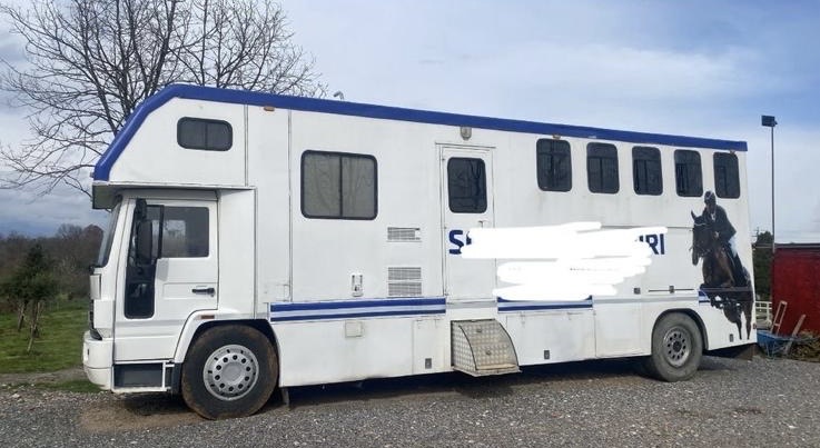 VOLVO FL6-26 USATO - Horse Move: la piattaforma per il trasporto cavalli. Noleggia mezzi, trova trasportatori. Confronta prezzi, leggi feedback, paga sicuro.