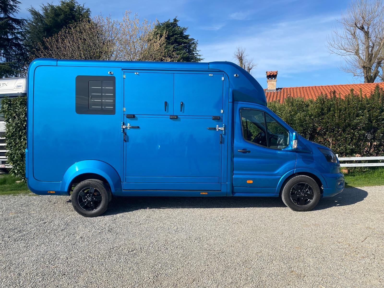 STX VAN 2 CAVALLI OFFERTA SPECIALE!! - Horse Move: la piattaforma per il trasporto cavalli. Noleggia mezzi, trova trasportatori. Confronta prezzi, leggi feedback, paga sicuro.